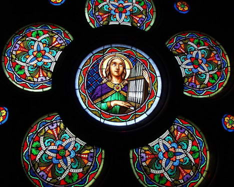 Mezősi Eszter: Róth Miksa által készített Rózsaablak restaurálása, St.Cecília Magyarok Nagyasszonya Székesegyház, Nyíregyháza